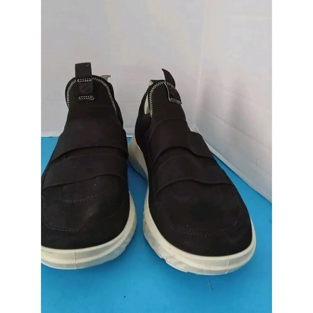 Modern‎ Black Slip-On Sneakers with Elastic Straps Casual Athletic Comfort Shoes